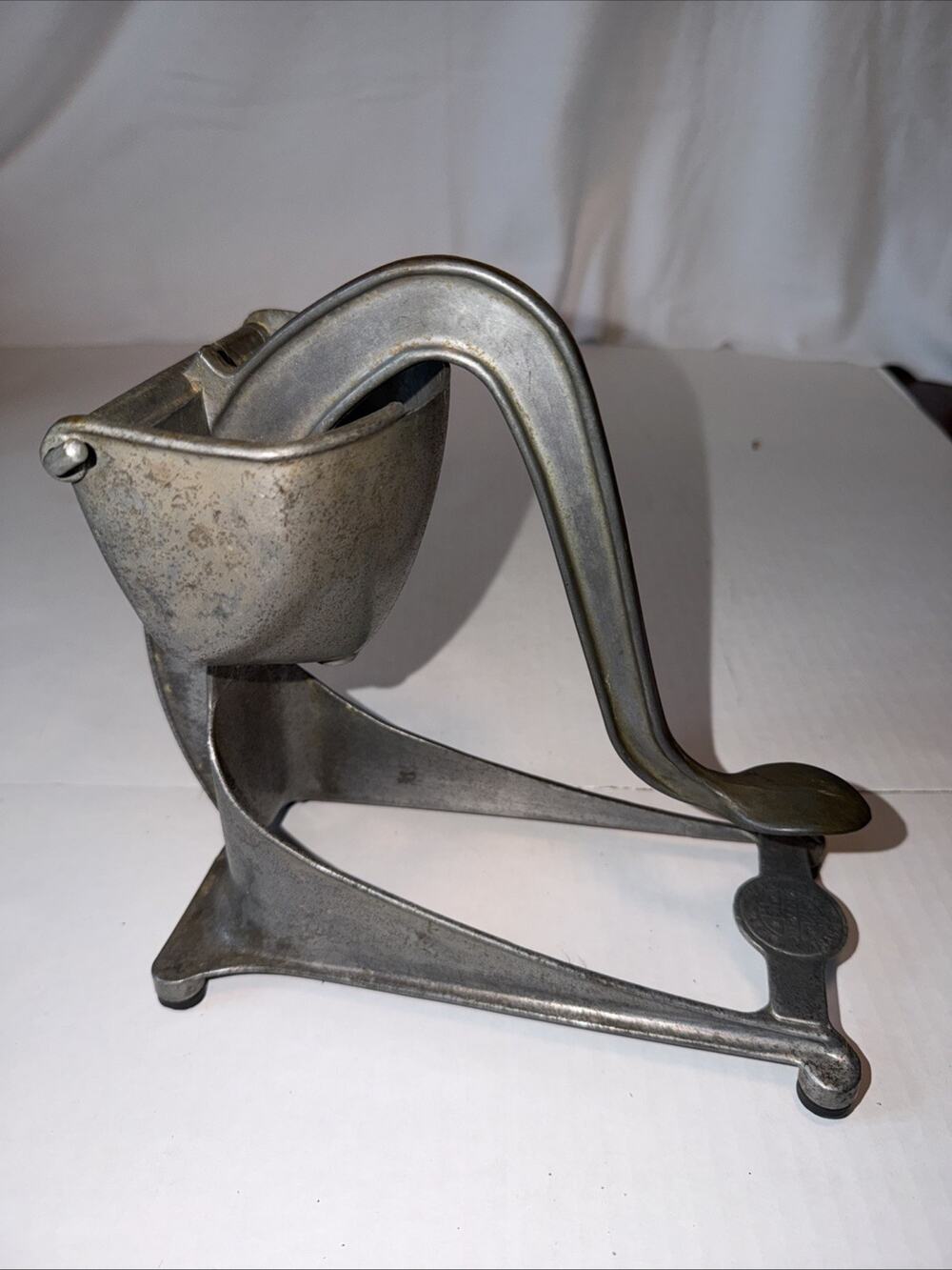 Vintage ALCOA Wear Ever Aluminum Juicer Tall Stand Hand Press Fruit Squeezer